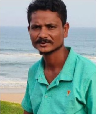 मुख्यमंत्री श्री विष्णुदेव साय ने बीजापुर में नक्सली आईईडी ब्लास्ट में शहीद जवान को दी श्रद्धांजलि