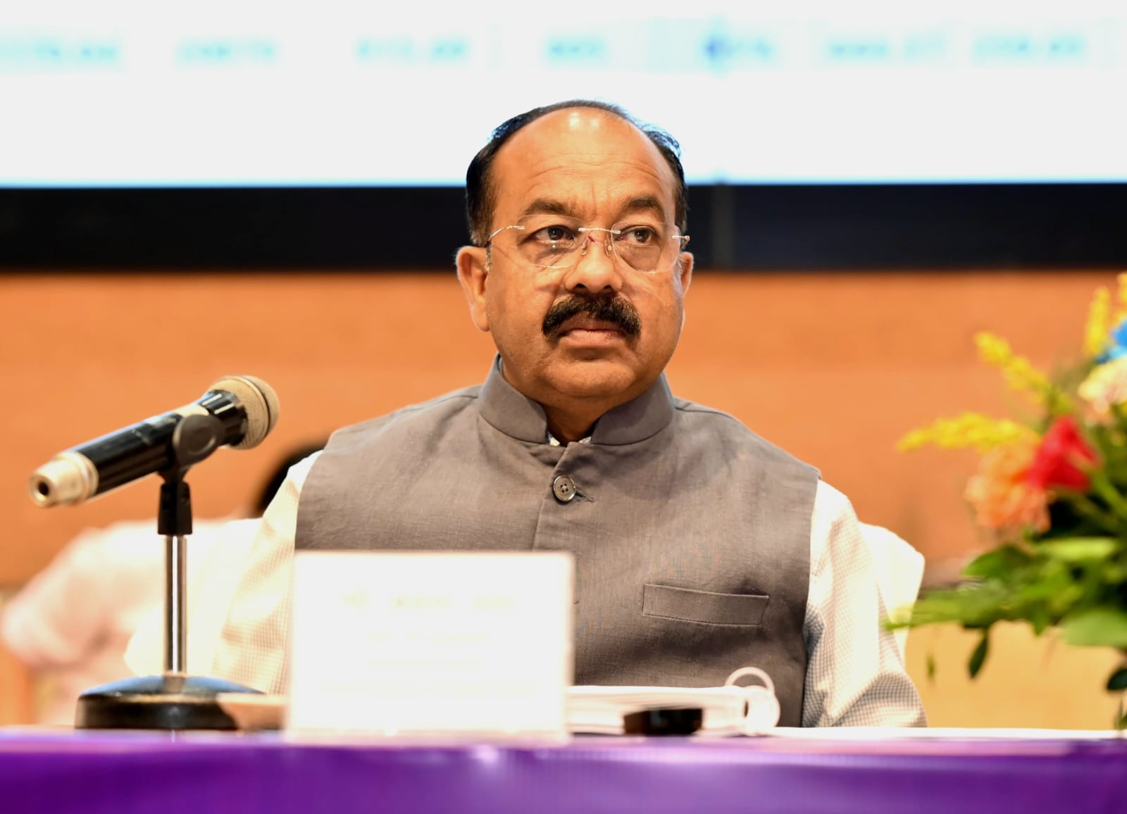उप मुख्यमंत्री श्री अरुण साव ने समीक्षा बैठक में 31 मई तक नाला-नालियों और ड्रेनेज की सफाई के दिए हैं निर्देश