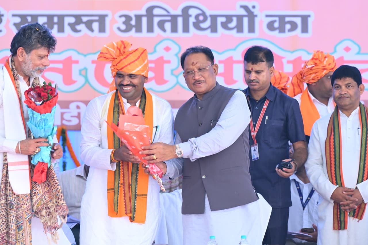 मुख्यमंत्री श्री विष्णुदेव साय ने बम्हनीडीह के विकास की नई यात्रा का किया शुभारंभ