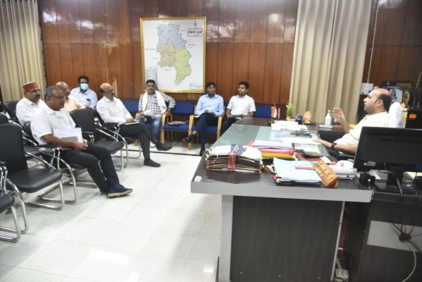 बरसात से पहले सीवरेज व 700 से ज्यादा बैकलेन की सफाई : कलेक्टर