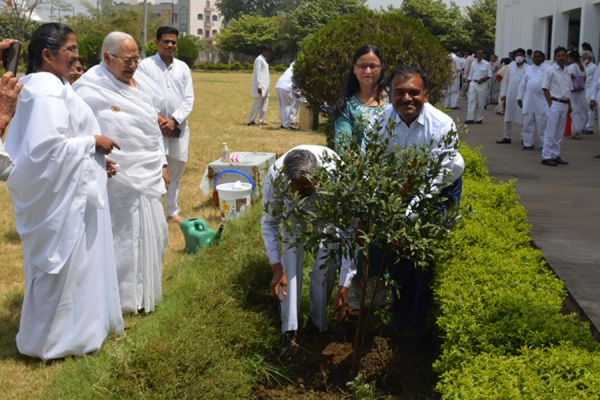 मन की शान्ति के लिए पर्यावरण का साथ जरूरी : प्रेम कुमार