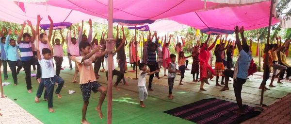 विशेष पिछड़ी जनजाति परिवार के सदस्यो के लिए योग शिविर का आयोजन