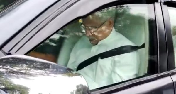 ब्रेकिंग : छत्तीसगढ़ के मुख्यमंत्री बघेल को पुलिस ने रोका