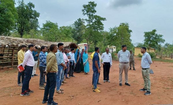 कलेक्टर ने किया बेहराभाठा गौठान का निरीक्षण