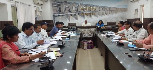 रेट्रोफिटिंग के 262 योजनाओं में कार्यादेश जारी, समीक्षा के दौरान दी जानकारी