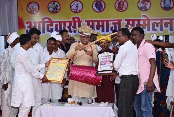 हमारा प्रयास आदिवासी समाज को आर्थिक रूप से सशक्त बनाना है : भूपेश बघेल