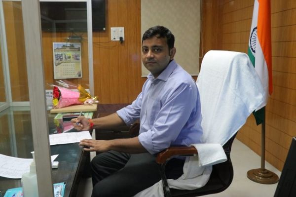 कलेक्टर रजत बंसल ने किया 5 पटवारियों का तबादला