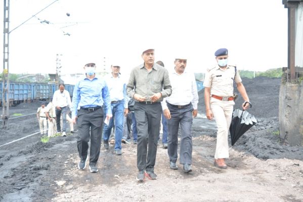 रेलवे सीईओ ने किया महानदी कोल साईडिंग व ईब कोल वैली का निरीक्षण