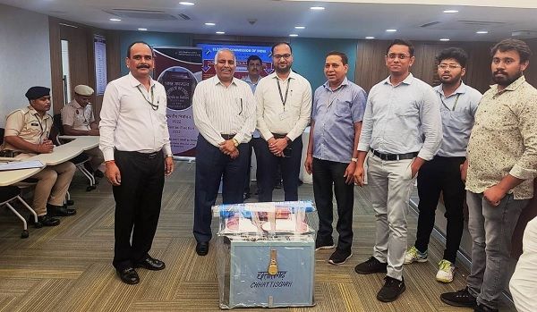 राष्ट्रपति निर्वाचन के लिए भारत निर्वाचन आयोग से छत्तीसगढ़ के अधिकारियों ने प्राप्त किया मतपेटी एवं अन्य सामग्री