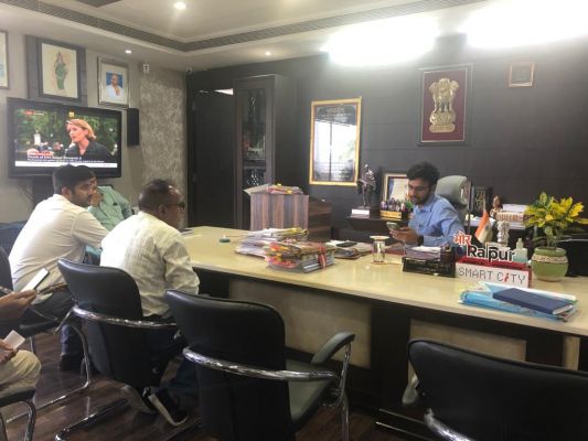 नगर निगम आयुक्त  श्री मयंक चतुर्वेदी ने शहरी स्वास्थ्य अधिकारियों की बैठक लेकर दिए व्यापक दिशा निर्देश