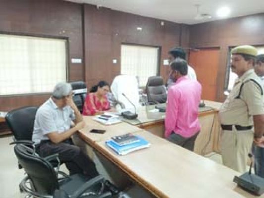 जनचौपाल के दौरान सुनी गई आम नागरिकों की समस्याएं, प्राप्त हुए 48 आवेदन