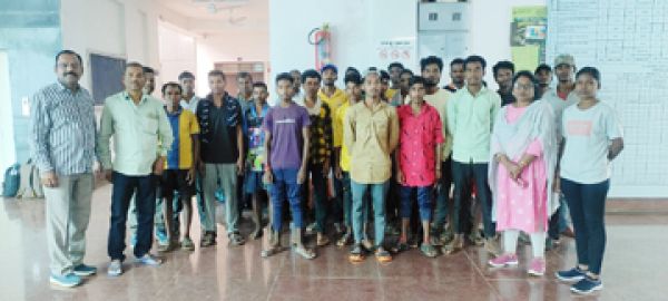 तेलंगाना के विकाराबाद और रंगारेड्डी जिले से सकुशल छुड़ाकर लाए गए 24 श्रमिक