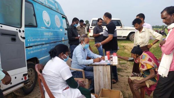 खैरा हॉट बाजार पहुंचे एसडीएम, मुख्यमंत्री हाट बाजार क्लीनिक योजना का लिया जायजा