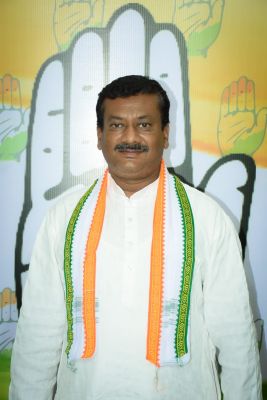 भाजपा के 9 सांसद मिलकर भी नवरात्रि में दर्शनार्थियों के लिए ट्रेन शुरू नहीं करा पाए