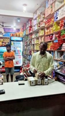 दीपक को फूड प्वाइजनिंग की शिकायत के संबंध में खाद्य सुरक्षा अधिकारी ने की जांच