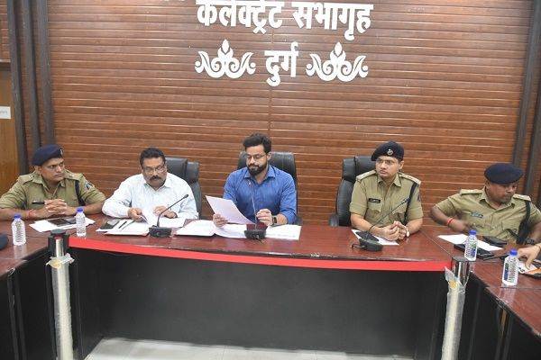 सोशल मीडिया में फेक न्यूज पर नियंत्रण के लिए होगी विशेष मॉनिटरिंग : कलेक्टर