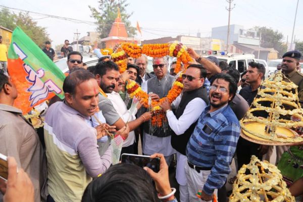 छत्तीसगढ़ प्रभारी ओम माथुर के आगमन पर भाजपा रायपुर-शहर-जिला ने किया स्वागत