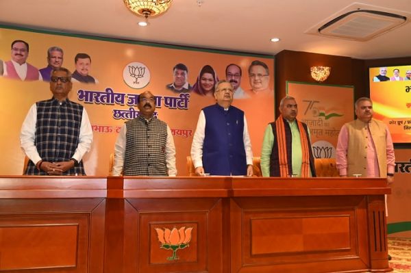 आक्रामक होकर चुनाव में जायें : ओम माथुर ने कहा -निश्चिंत रहे, छत्तीसगढ़ में फिर से भाजपा की ही सरकार बनेगी