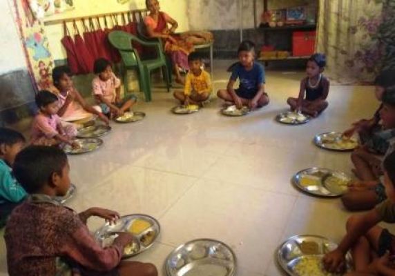 कुपोषण दूर करने जिले में शुरू हुआ पोषण तुंहर द्वार कार्यक्रम