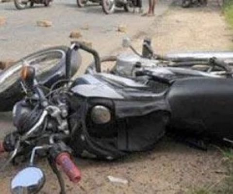 बस ने मारी बाइक को टक्कर, महिला की मौत