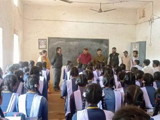 जिला पंचायत सीईओ ने किया ग्रामीण औद्यौगिक पार्क का निरीक्षण