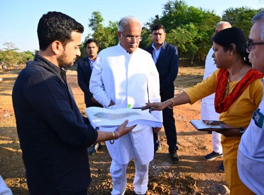 मुख्यमंत्री ने नवा रायपुर में बनने वाले &lsquo;गांधी सेवा ग्राम&lsquo; स्थल का किया निरीक्षण