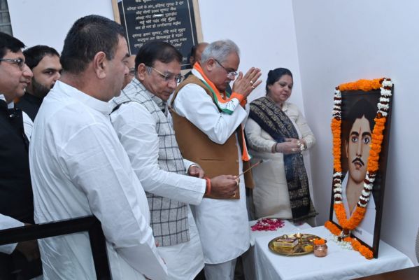 मुख्यमंत्री ने अमर शहीद श्री हेमू कालाणी के शहादत दिवस पर उन्हें किया नमन