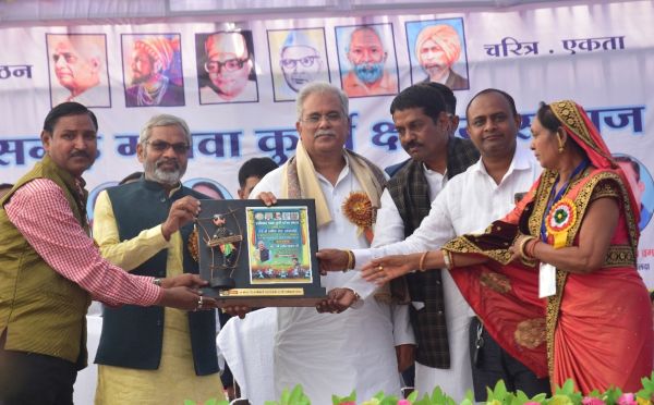 ग्राम उफरा में छत्तीसगढ़ मनवा कुर्मी क्षत्रिय समाज धमधा राज के अधिवेशन में शामिल हुए मुख्यमंत्री