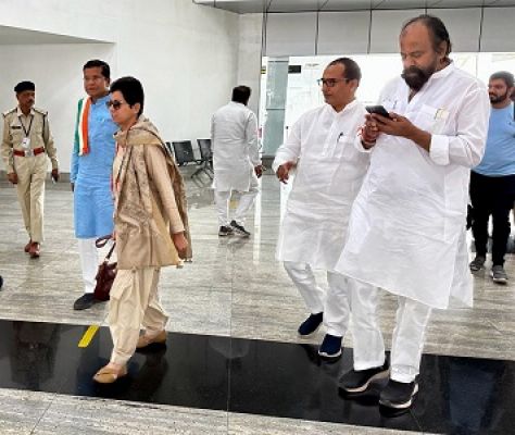 कुमारी शैलजा पहुंची रायपुर, केंद्र के खिलाफ धरने में होंगी शामिल