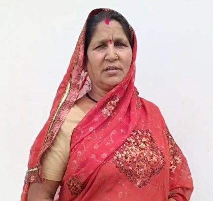 मुख्यमंत्री श्रमिक सियान सहायता योजना : सुहागा बाई को मिला आर्थिक लाभ