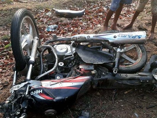 सड़क हादसे में आर्मी जवान, उपसरपंच की मौत