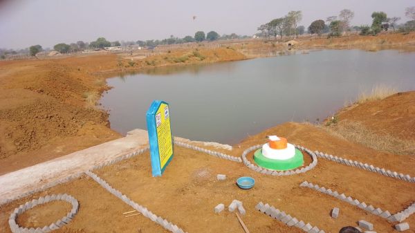  पेंड्री में मनरेगा से निर्मित अमृत सरोवर बनेगा जल संरक्षण की मिसाल
