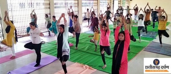 अच्छे स्वास्थ्य के लिए योग: "हर घर आंगन योग" कार्यक्रम में सक्रिय भागीदारी