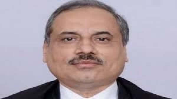 उच्च न्यायालय के माननीय मुख्य न्यायाधिपति ने औचक निरीक्षण किया