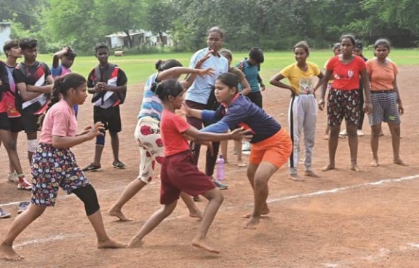 छत्तीसगढिय़ा ओलंपिक में खिलाड़ी दिखा रहे दमखम