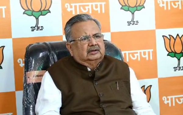 कार्यालयों में फाइलों से छेड़छाड़, पूर्व सीएम रमन ने अधिकारियों को दी चेतावनी