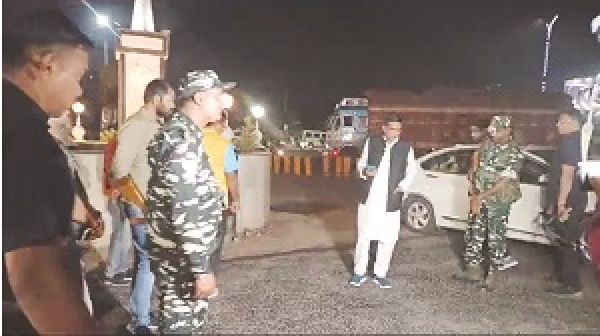 तो भर गए शाम तक पूरे गड्डे और हो गया सडक का डामरीरकरण