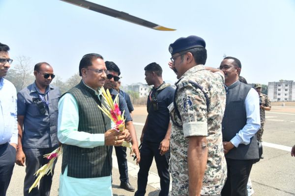 कारली हेलीपैड में सीएम साय का स्वागत