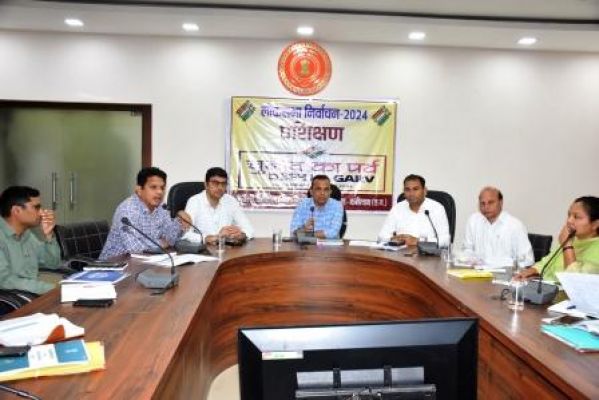  सेक्टर और पुलिस अधिकारी आपसी समन्वय के साथ कार्य करें : कलेक्टर