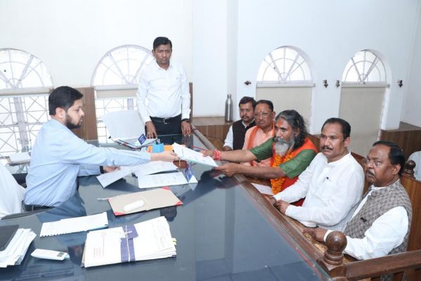 भोजराज नाग ने सीएम साय की उपस्थिति में भरा नामांकन