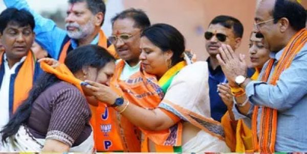 अनीता रावटे समेत कई कांग्रेसियों ने थामा भाजपा का दामन