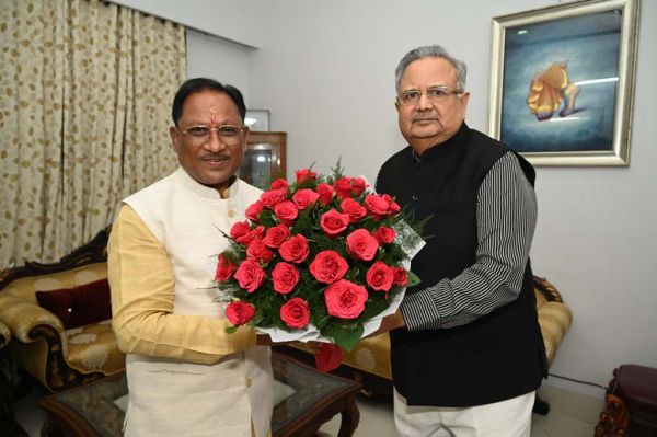 डॉ. रमन से मिलकर मुख्यमंत्री-वित्तमंत्री ने शीघ्र स्वस्थ होने की कामना की