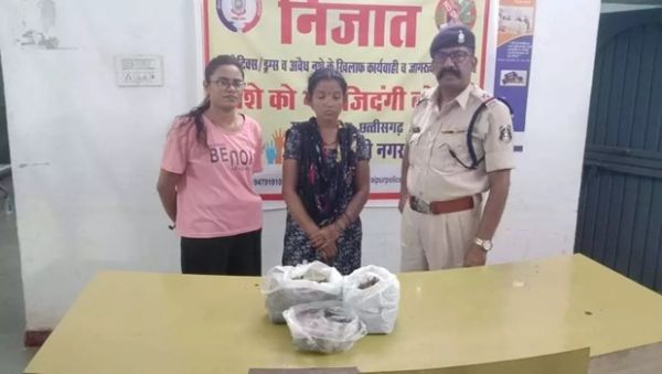 गांजा बेचने वाली महिला तस्कर गिरफ्तार