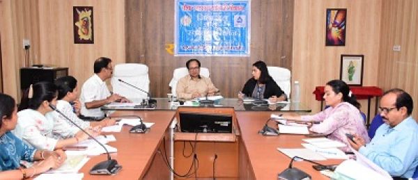 जल जीवन मिशन के अंतर्गत चल रहे कार्यों को गुणवत्तापूर्ण एवं निर्धारित समय-सीमा में करें पूर्ण : कलेक्टर