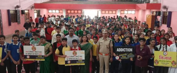 सालेम इंग्लिश स्कूल के छात्रों ने ली नशे से दूर रहने की शपथ