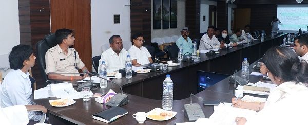 प्रधानमंत्री के 15 सूत्रीय कार्यक्रम के क्रियान्वयन और अल्पसंख्यकों को योजनाओं का लाभ दिलाने पर हुई चर्चा