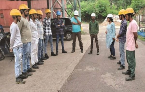 बीएसपी में हादसों को रोकने दिया जा रहा सुरक्षा प्रशिक्षण