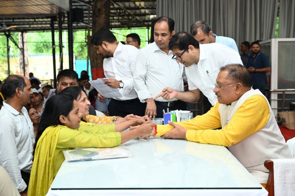 महतारी वंदन के पैसों से इस बार बहनों की रक्षाबंधन मनेगी शानदार