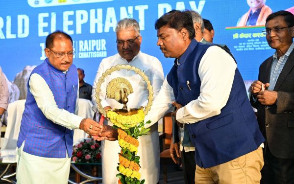 केन्द्रीय मंत्री भूपेन्द्र यादव ने छत्तीसगढ़ की राजधानी रायपुर में विश्व हाथी दिवस पर आयोजित राष्ट्रीय कार्यक्रम का किया उद्घाटन