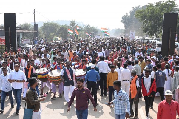  जनजातीय गौरव दिवस के अवसर पर जशपुर में पदयात्रा  शुरू